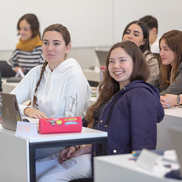Degree in Economics + International Economics and Finance